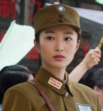 狐影电视剧演员表,实力派明星齐聚，演绎民国传奇风云